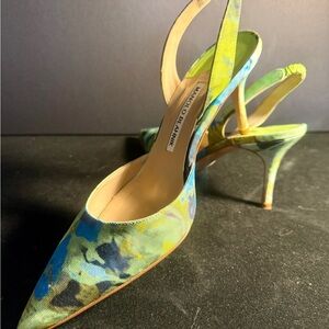 Manolo Blahnik Green Blue Floral Print Pointy Slingback Heels Size 38